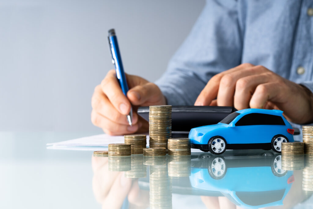 Insurer deciding auto insurance deductible